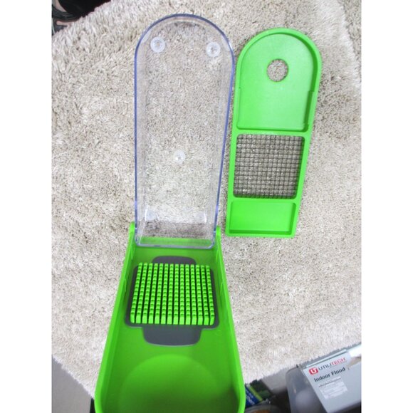 VEGETABLE CHOPPER WITH SINGLE BLADE FOR SMALL CHOPPING - Picture 4 of 4